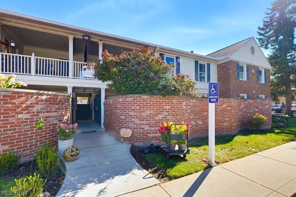 2109 Glouchester Drive Lyndhurst OH 44124