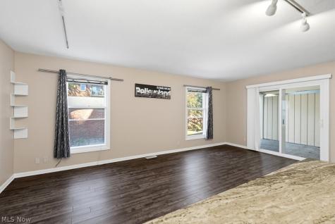 2109 Glouchester Drive Lyndhurst OH 44124