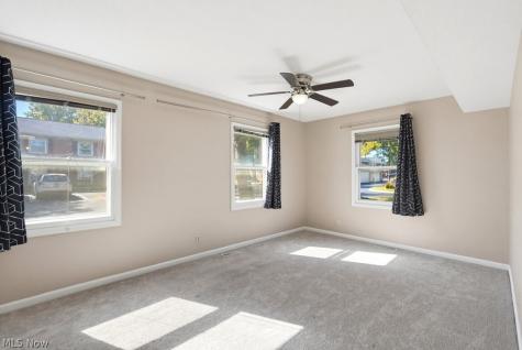 2109 Glouchester Drive Lyndhurst OH 44124