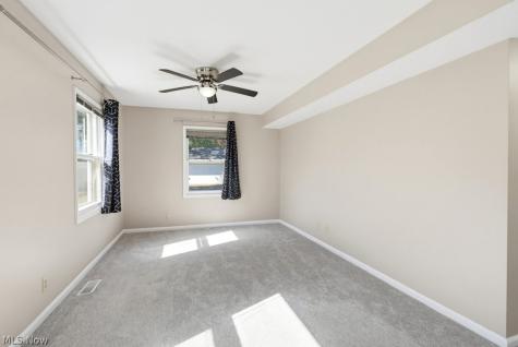 2109 Glouchester Drive Lyndhurst OH 44124