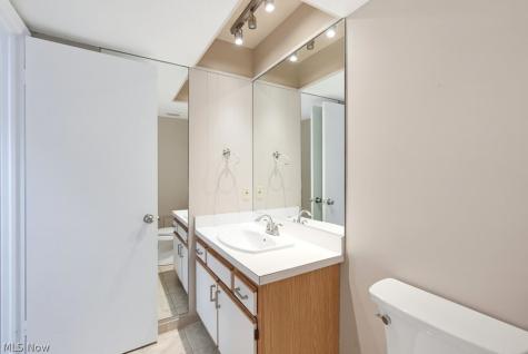 2109 Glouchester Drive Lyndhurst OH 44124
