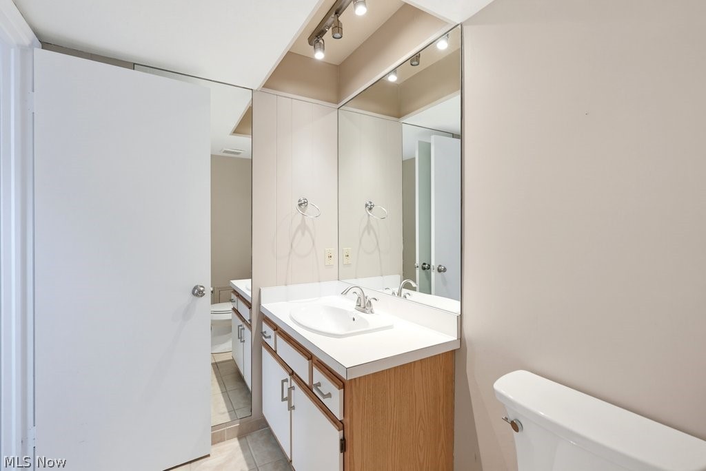 2109 Glouchester Drive Lyndhurst OH 44124