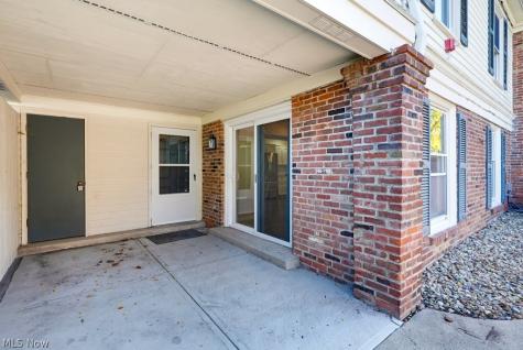 2109 Glouchester Drive Lyndhurst OH 44124