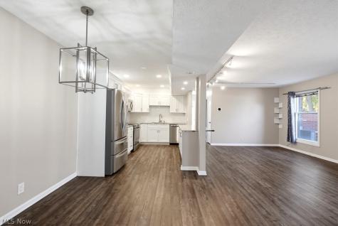 2109 Glouchester Drive Lyndhurst OH 44124