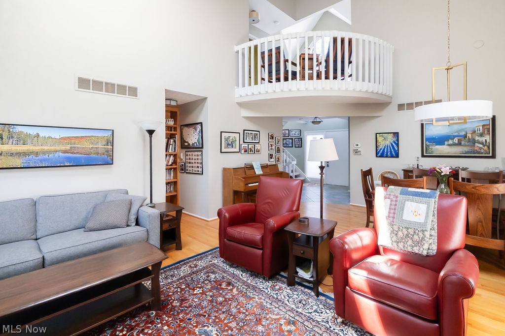 3 Hanover Lane Beachwood OH 44122