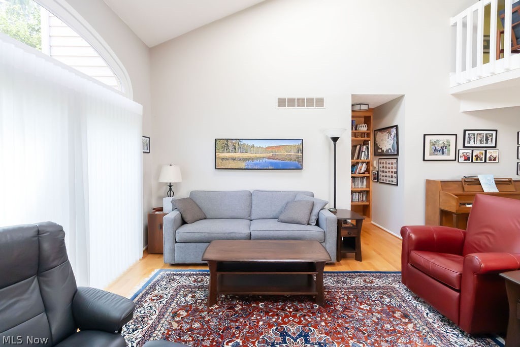 3 Hanover Lane Beachwood OH 44122
