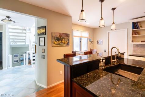 3 Hanover Lane Beachwood OH 44122