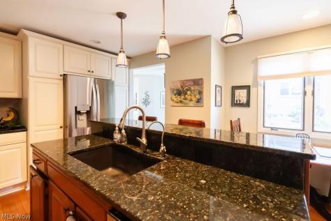 3 Hanover Lane Beachwood OH 44122