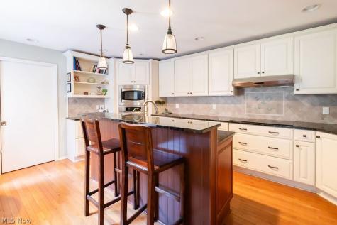 3 Hanover Lane Beachwood OH 44122