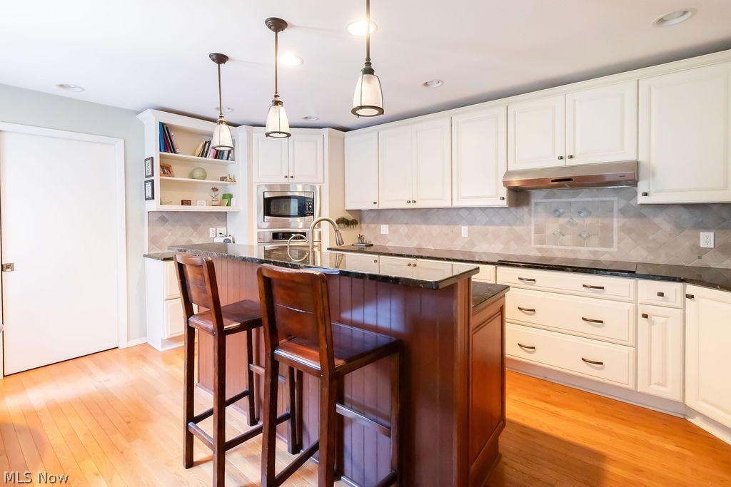 3 Hanover Lane Beachwood OH 44122