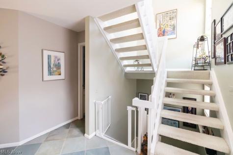 3 Hanover Lane Beachwood OH 44122