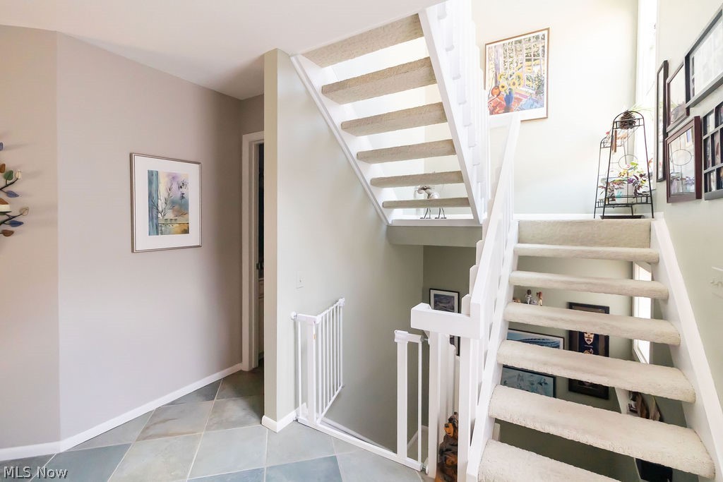 3 Hanover Lane Beachwood OH 44122