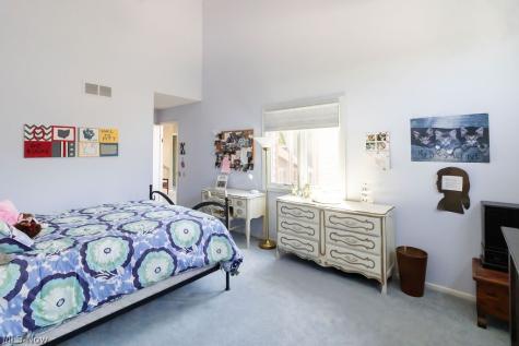 3 Hanover Lane Beachwood OH 44122