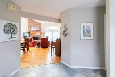 3 Hanover Lane Beachwood OH 44122