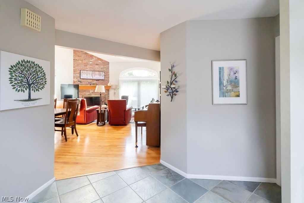 3 Hanover Lane Beachwood OH 44122