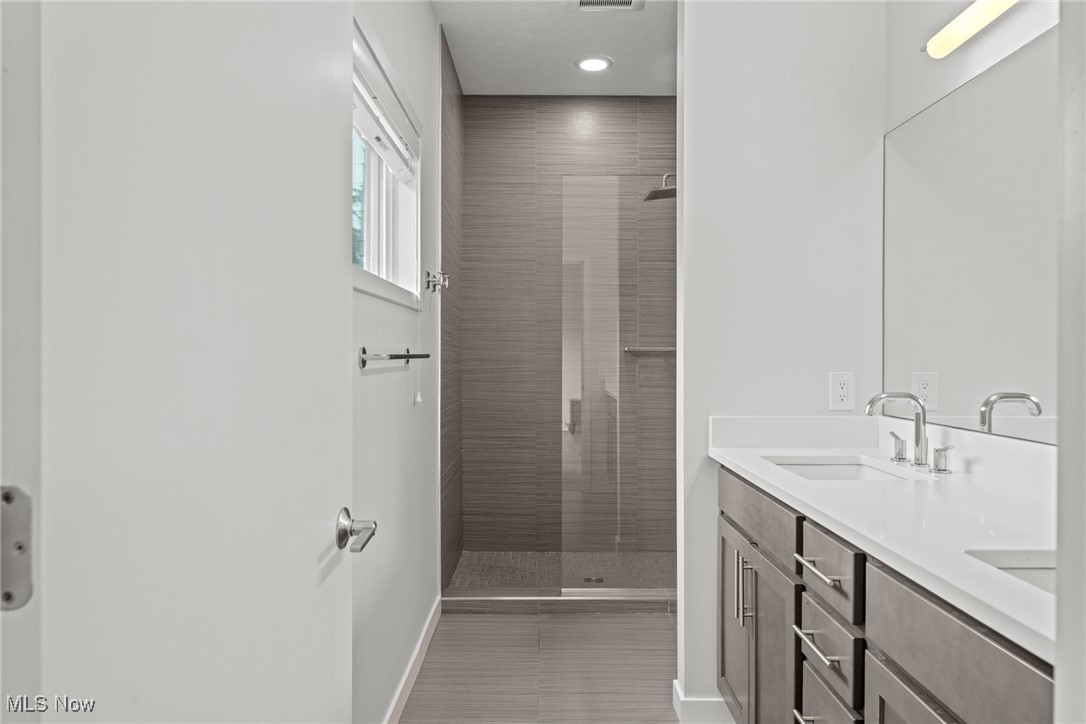 2426 Richmond Road Beachwood OH 44122