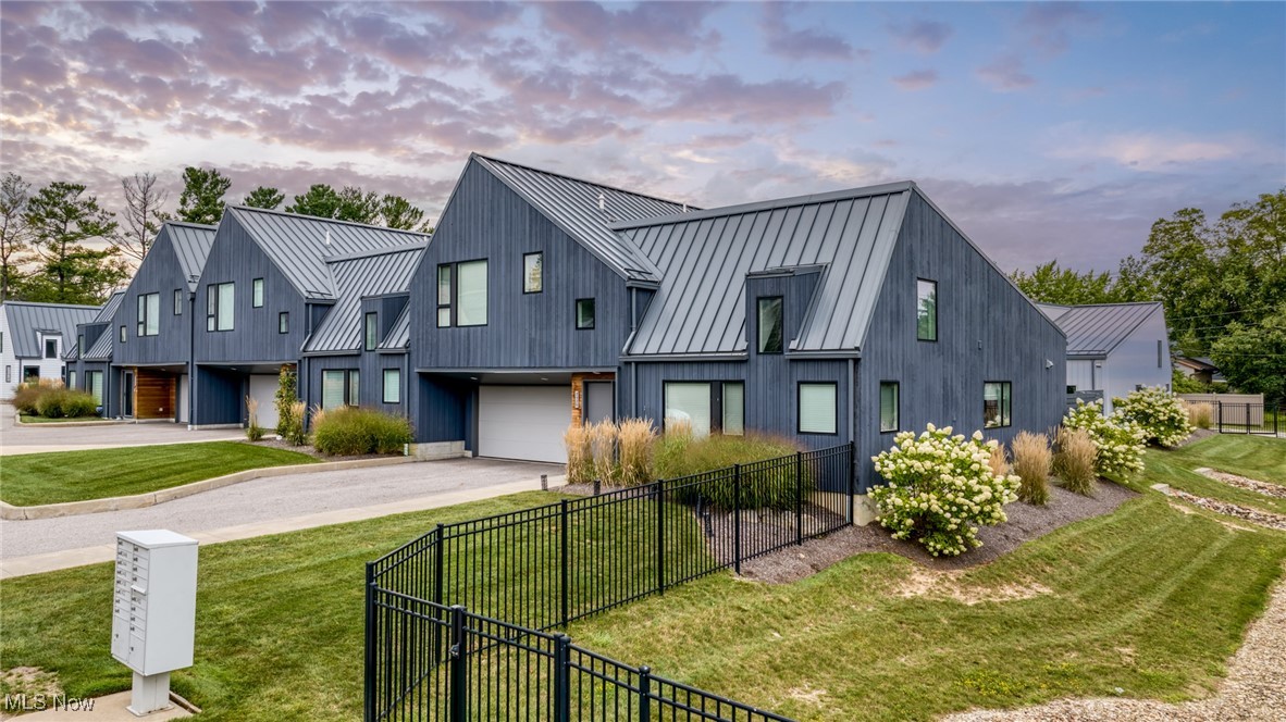 2426 Richmond Road Beachwood OH 44122