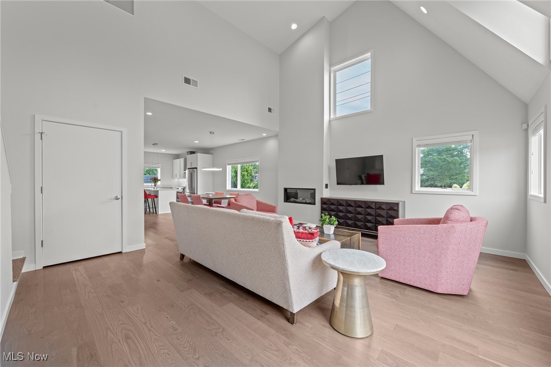 2426 Richmond Road Beachwood OH 44122