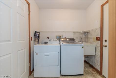 2832 Shakespeare Lane Avon OH 44011