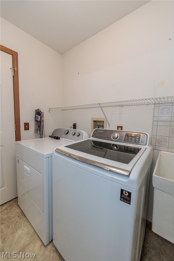 2832 Shakespeare Lane Avon OH 44011