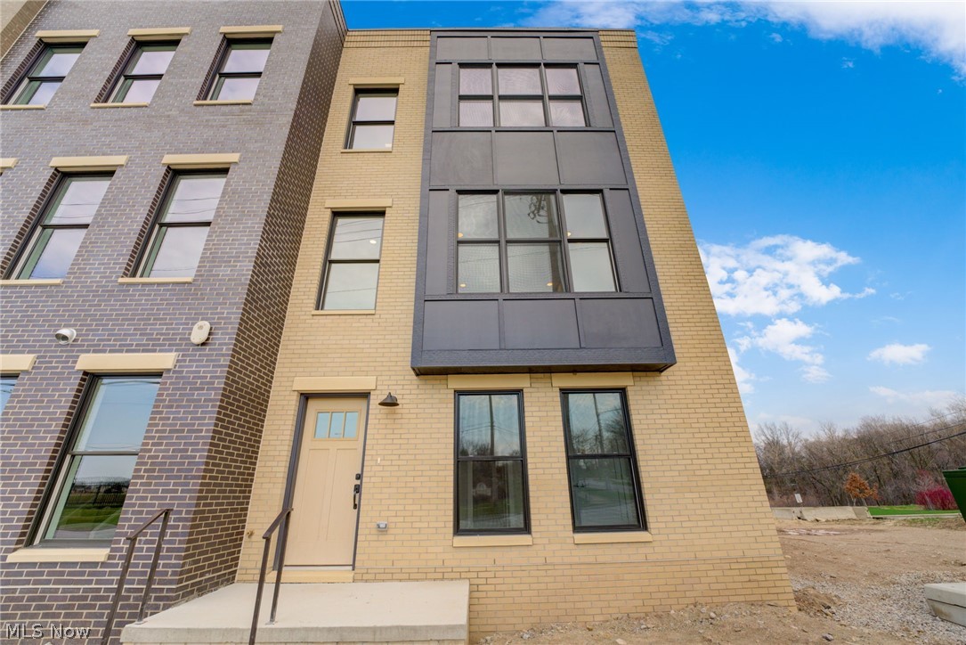 11222 N Park Place Cleveland OH 44104