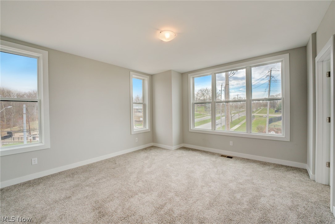 11222 N Park Place Cleveland OH 44104