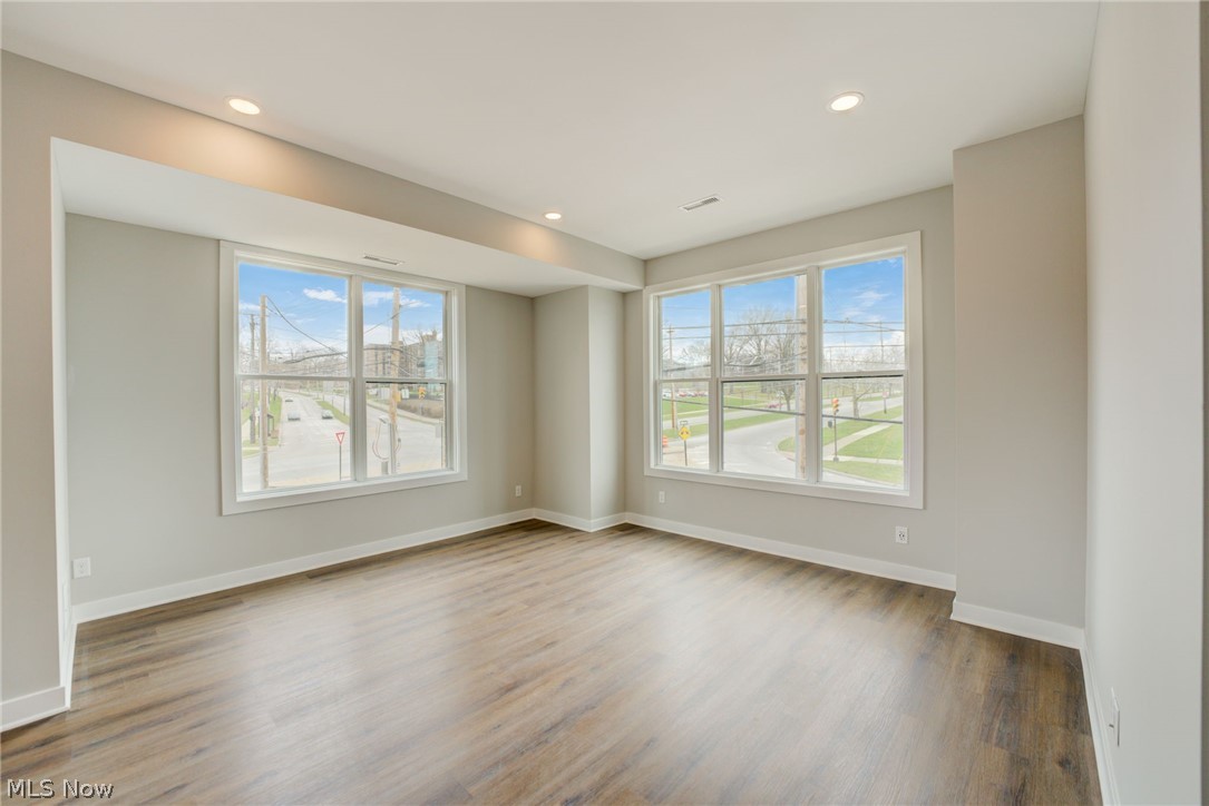 11222 N Park Place Cleveland OH 44104