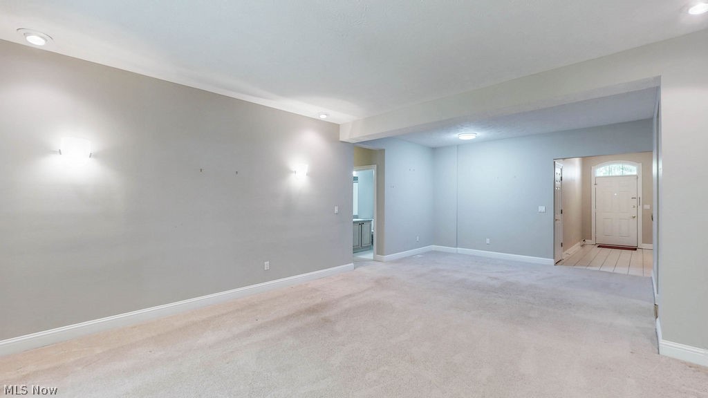3158 Richmond Road Beachwood OH 44122