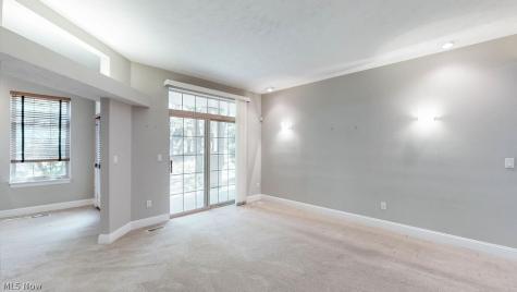 3158 Richmond Road Beachwood OH 44122