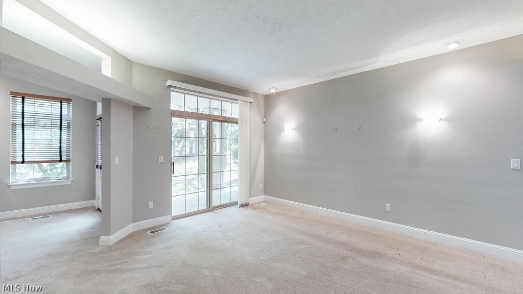 3158 Richmond Road Beachwood OH 44122