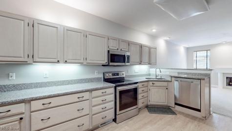 3158 Richmond Road Beachwood OH 44122