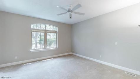 3158 Richmond Road Beachwood OH 44122