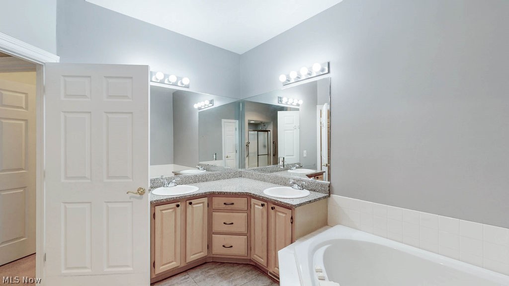 3158 Richmond Road Beachwood OH 44122