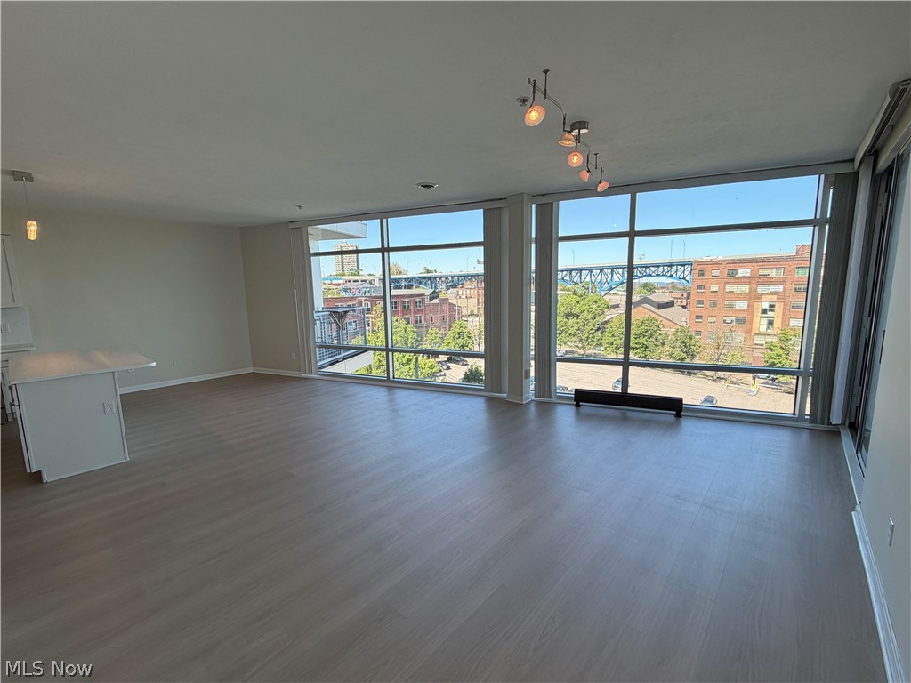 1237 Washington Avenue Cleveland OH 44113