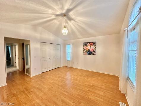 566 Parkside Lane Tallmadge OH 44278