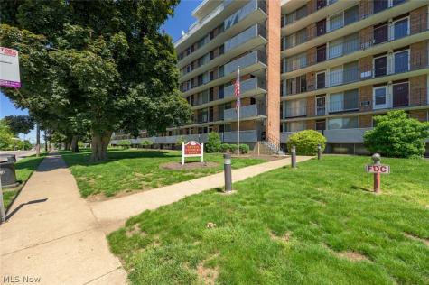 2331 E Market Street Akron OH 44312