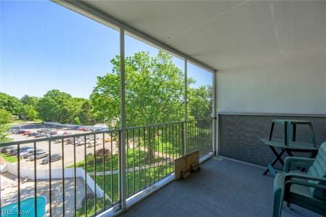 2331 E Market Street Akron OH 44312