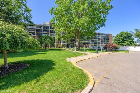 2331 E Market Street Akron OH 44312