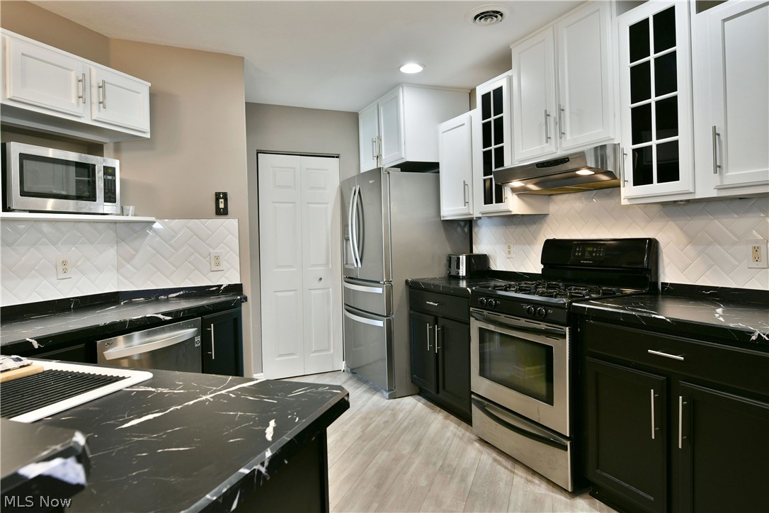102 Spinnaker Drive Columbiana OH 44408
