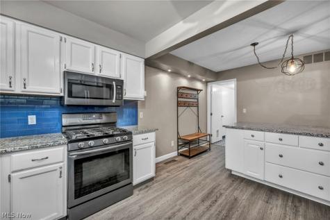 1251 W 70th Street Cleveland OH 44102