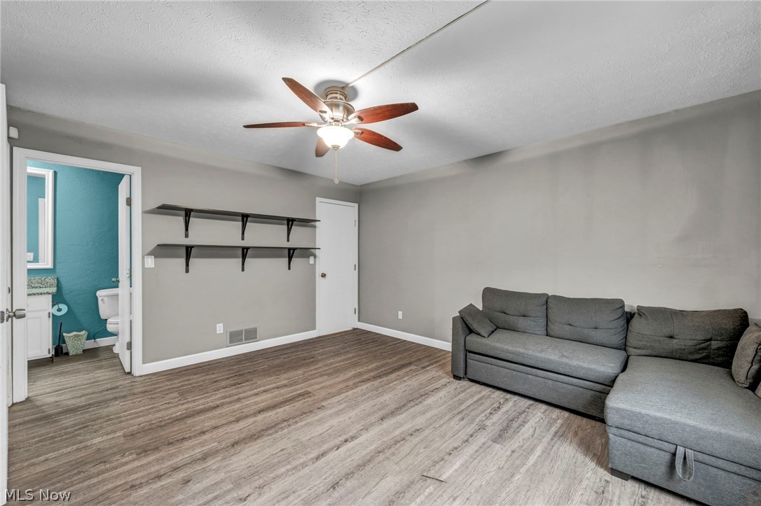 1251 W 70th Street Cleveland OH 44102