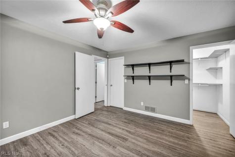 1251 W 70th Street Cleveland OH 44102