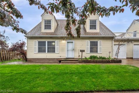1251 W 70th Street Cleveland OH 44102