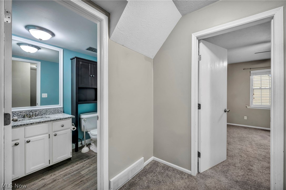 1251 W 70th Street Cleveland OH 44102