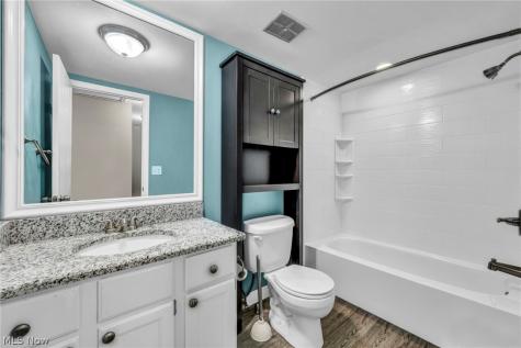 1251 W 70th Street Cleveland OH 44102
