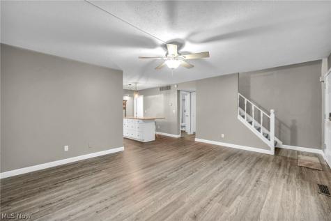 1251 W 70th Street Cleveland OH 44102