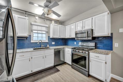 1251 W 70th Street Cleveland OH 44102