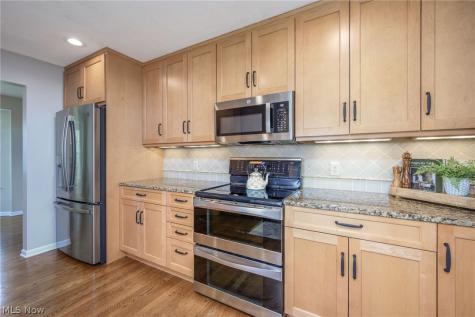 448 E Reserve Drive Cuyahoga Falls OH 44223