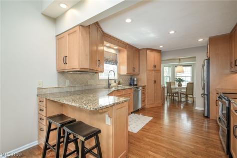 448 E Reserve Drive Cuyahoga Falls OH 44223