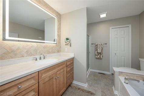 448 E Reserve Drive Cuyahoga Falls OH 44223
